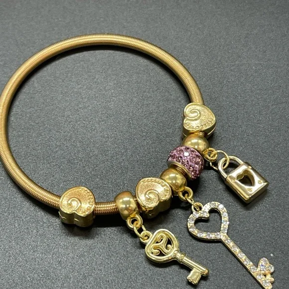 Gold Bangle Stretch Bracelet With Key Lock And Heart Shape Rhinestone Pendant - Picture 2 of 2